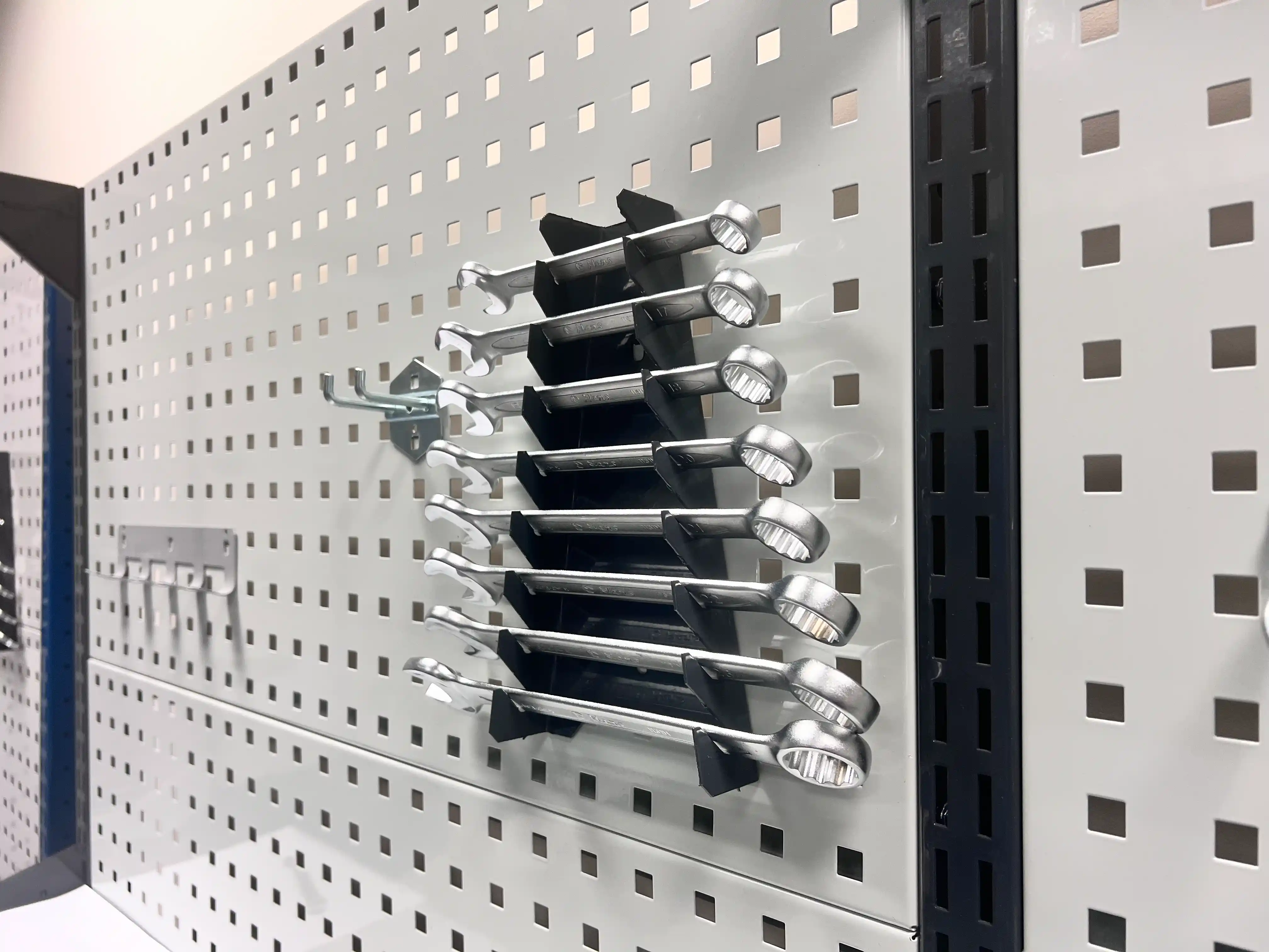 CTR 1402.S7L6.4 Верстак слесарный 1055x1393x743 мм