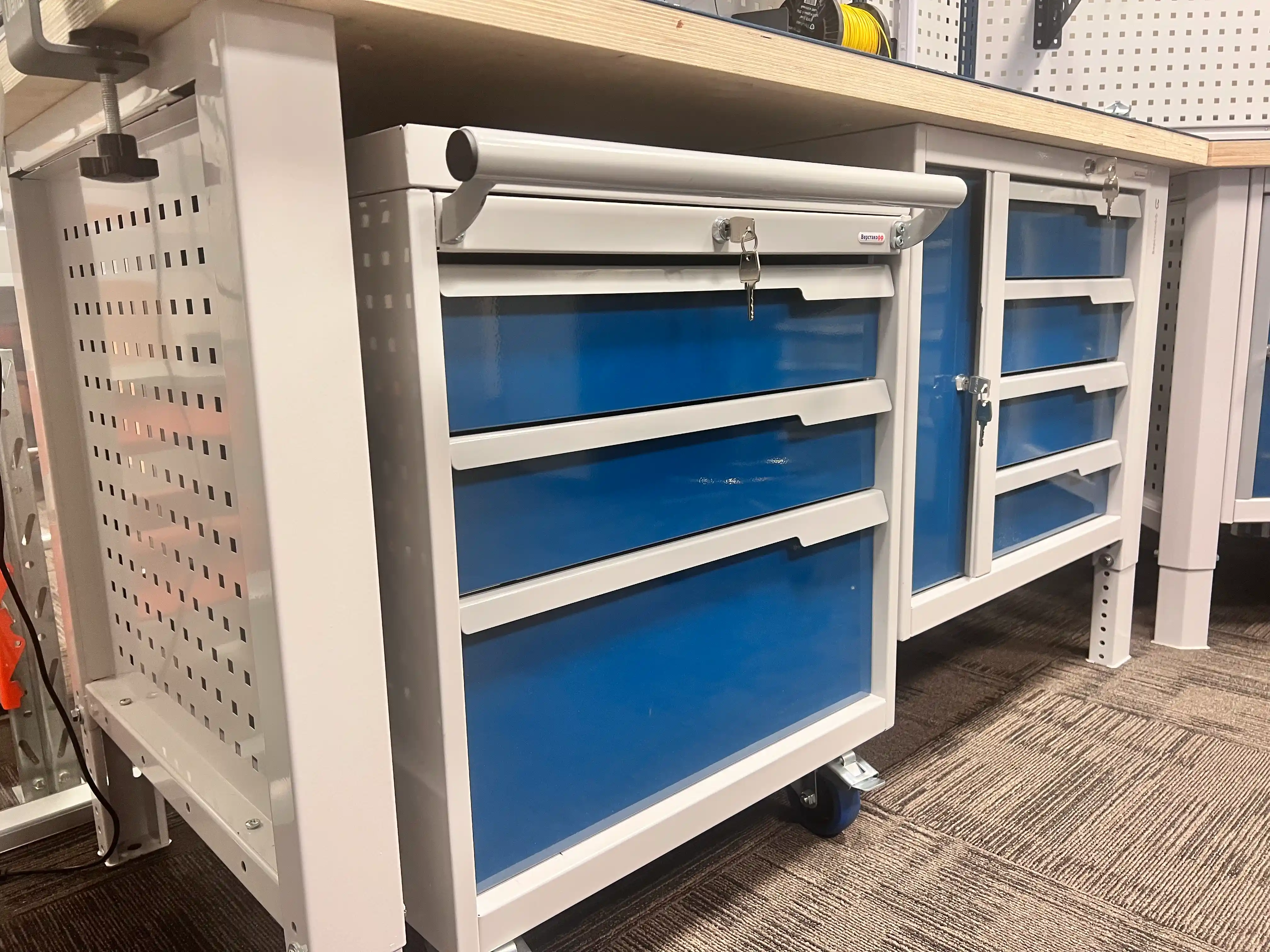 CTR 1402.S7L6.4 Верстак слесарный 1055x1393x743 мм